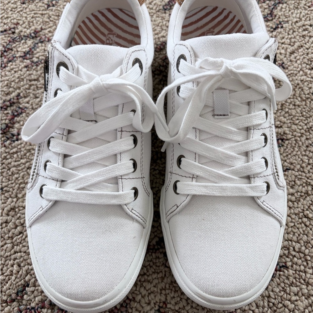 Taos Footwear White Sneakers